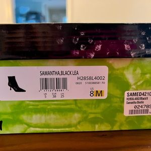 NWT  Sam Edelman Samantha bootie in black
